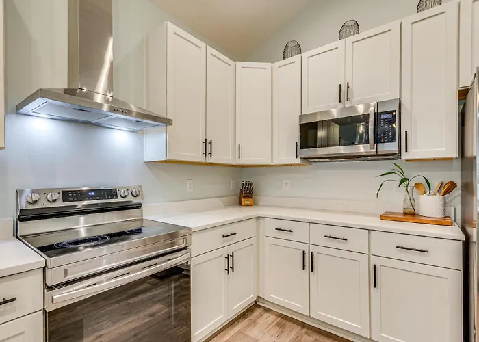 Holiday home 1 Mi To Dtwn: Pet-friendly Getaway! *