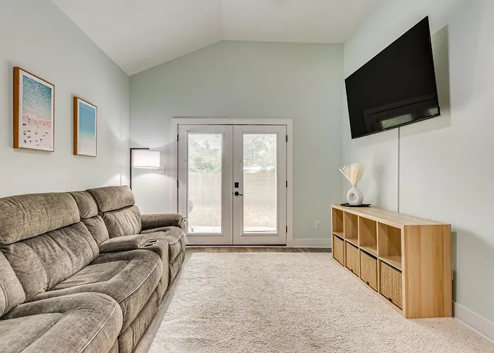 1 Mi To Dtwn: Pet-friendly Getaway! Holiday home Pensacola