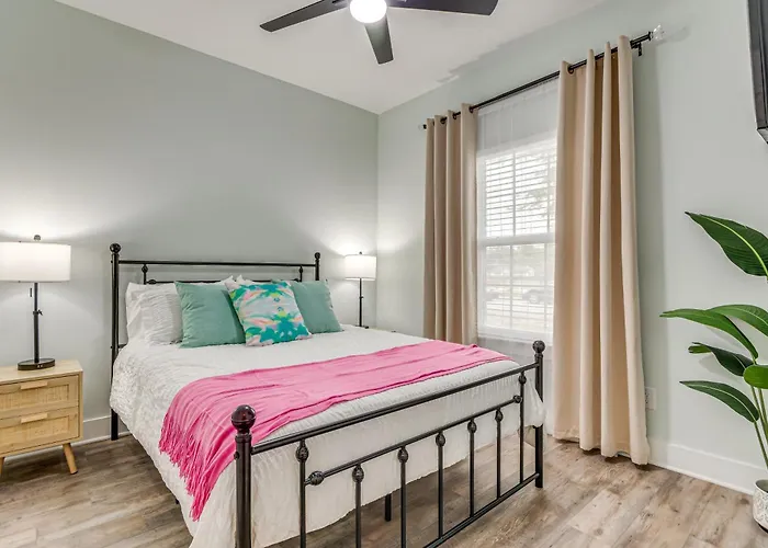 1 Mi To Dtwn: Pet-friendly Getaway! Holiday home Pensacola