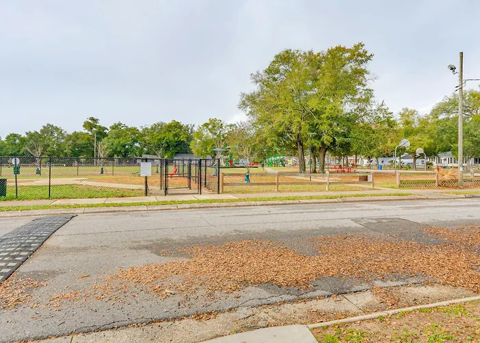 1 Mi To Dtwn: Pet-friendly Getaway! Holiday home *