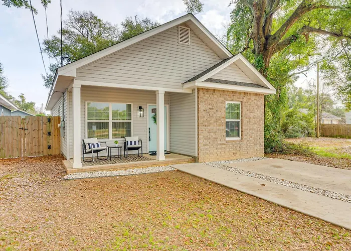 1 Mi To Dtwn: Pet-friendly Getaway! Holiday home Pensacola